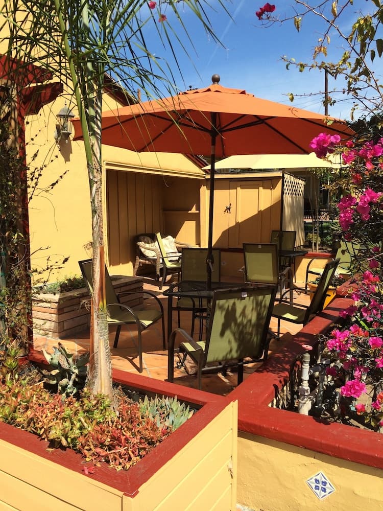 Oasis Inn & Suites