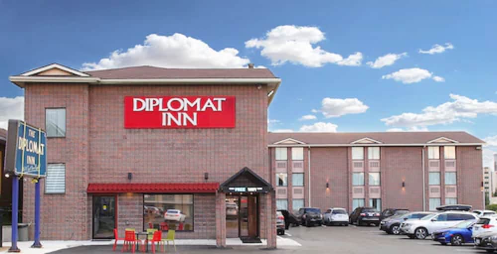 The Diplomat Inn main