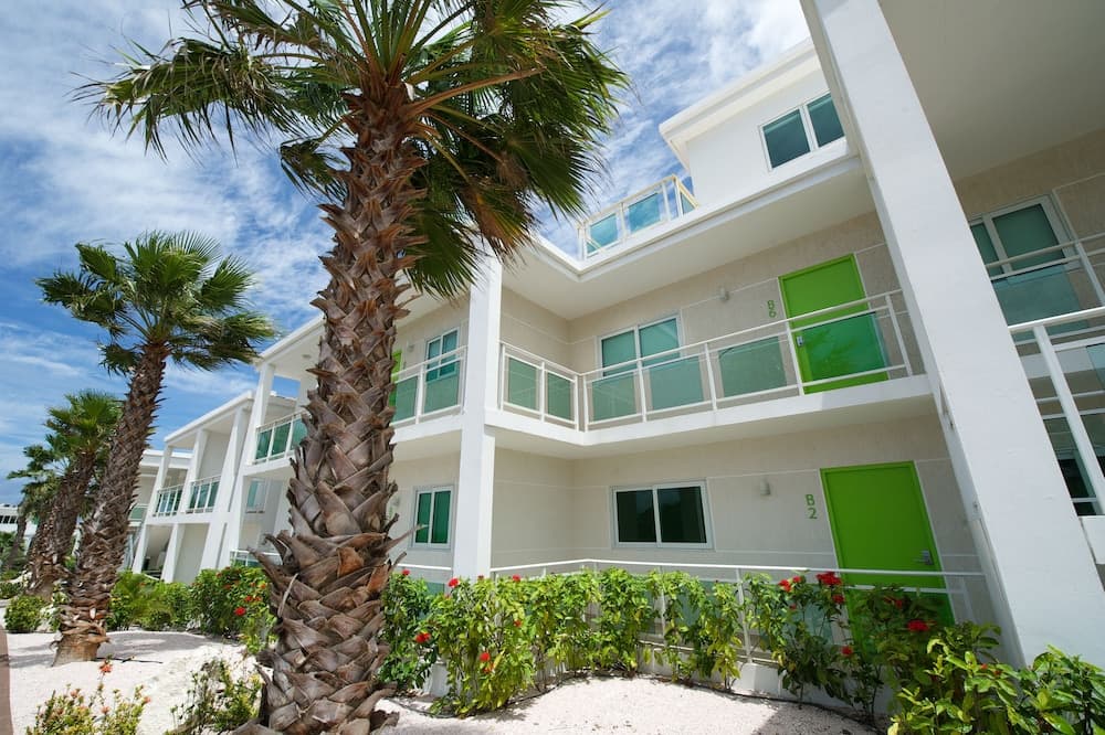 Piscadera Harbour Village main