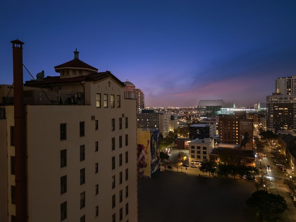 Moxy Houston Downtown main