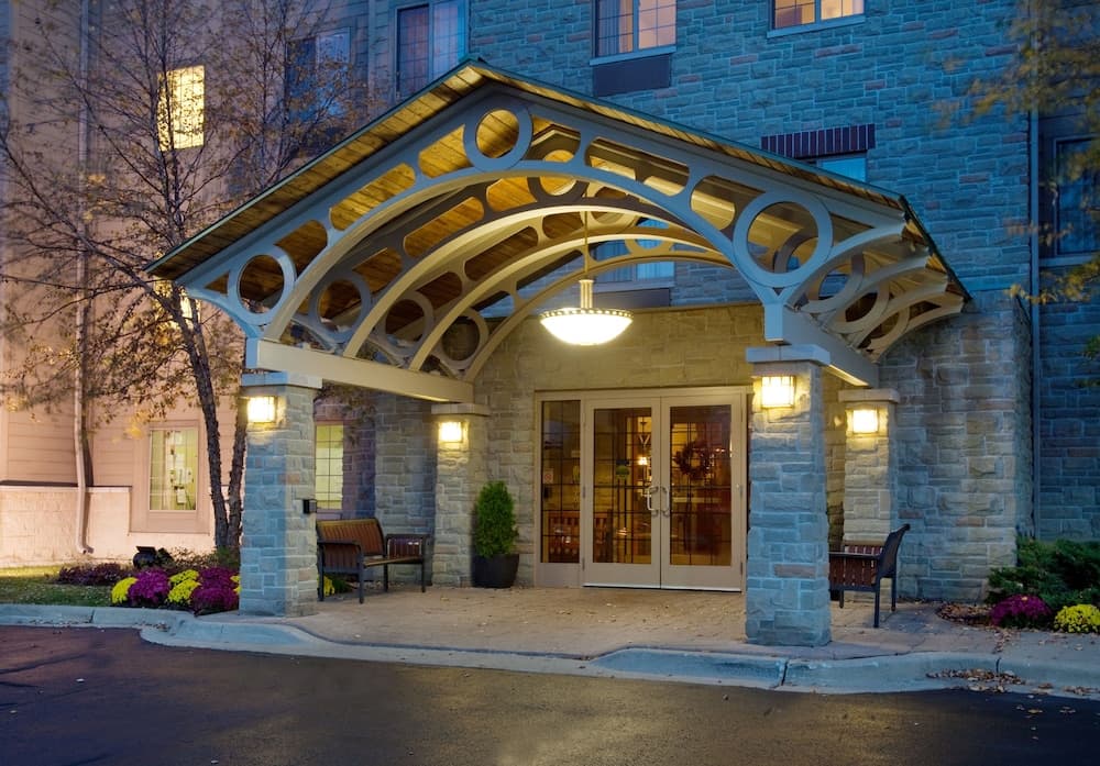 Staybridge Suites Chicago-Oakbrook Terrace main