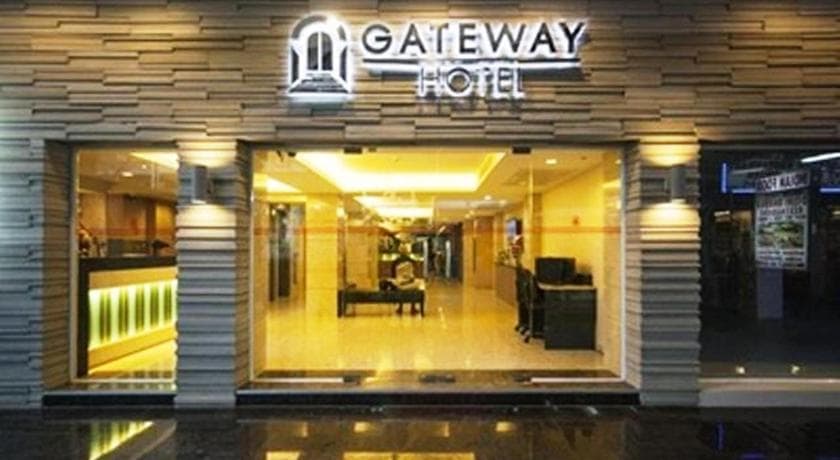 Gateway Hotel main