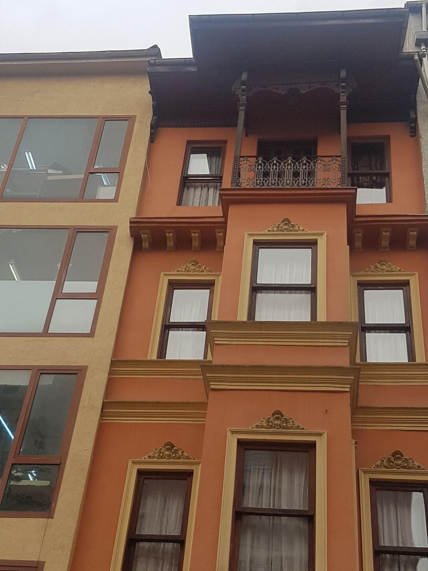 Ista Palace Hotel main