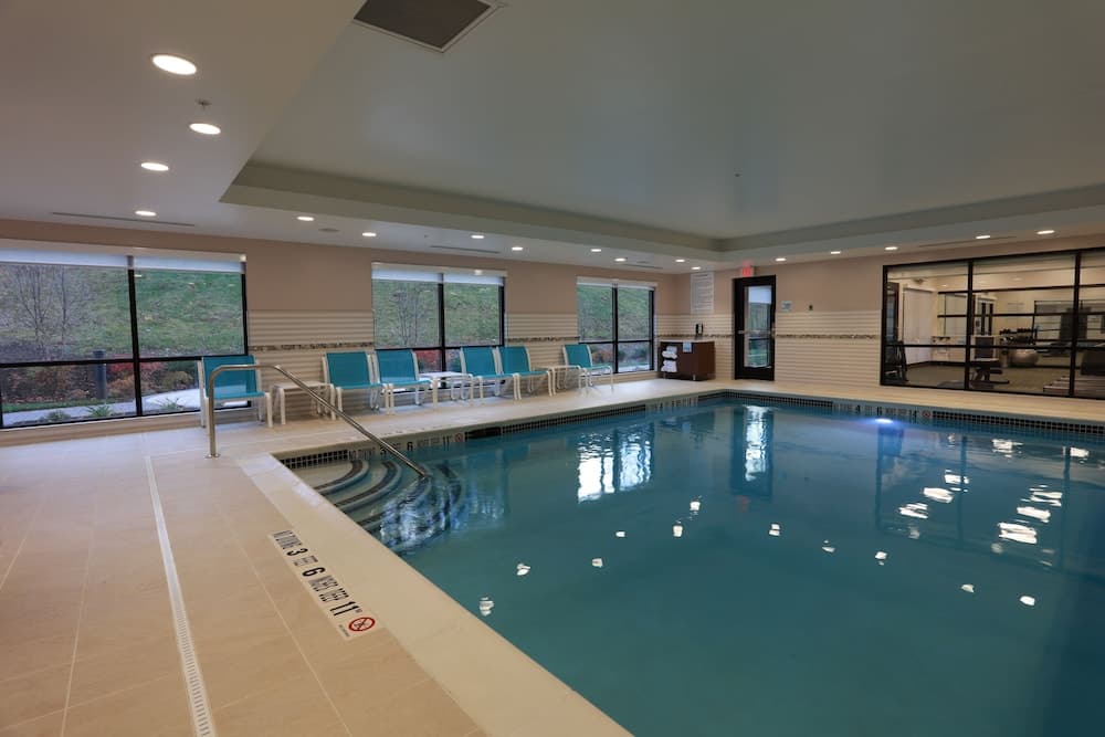 Holiday Inn Express Oneonta main