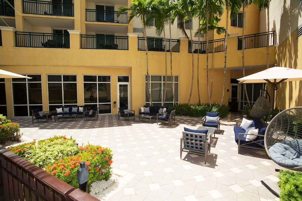 Courtyard Miami Dadeland main