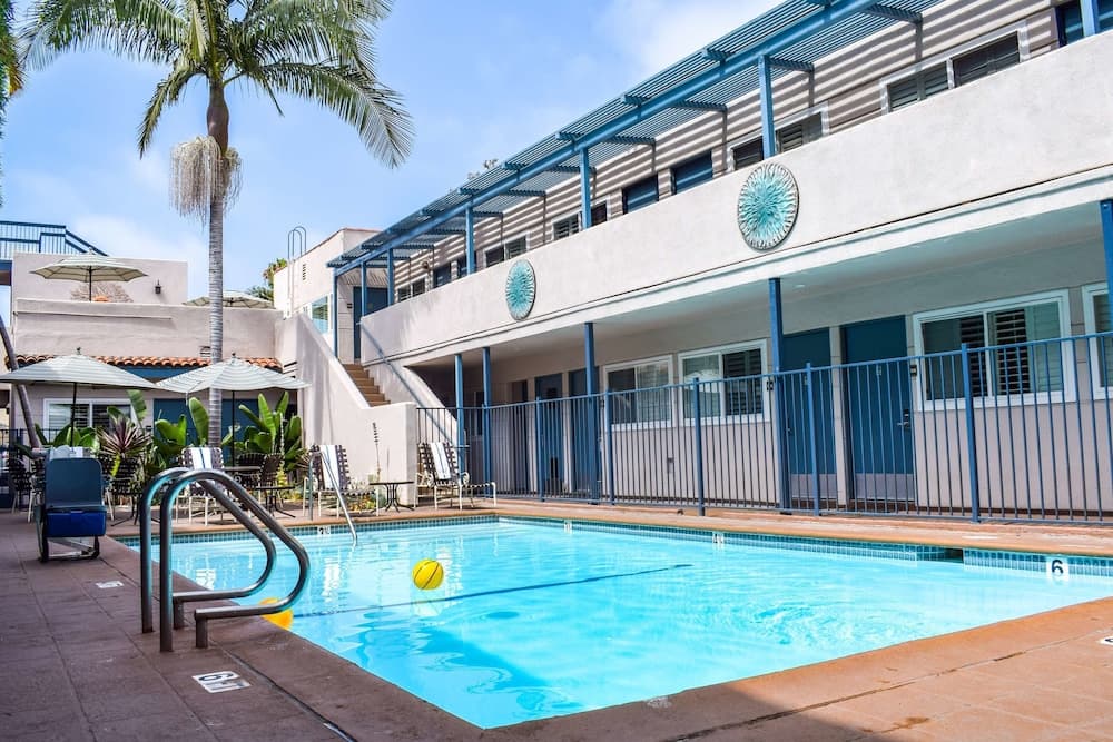 Beachside Inn main