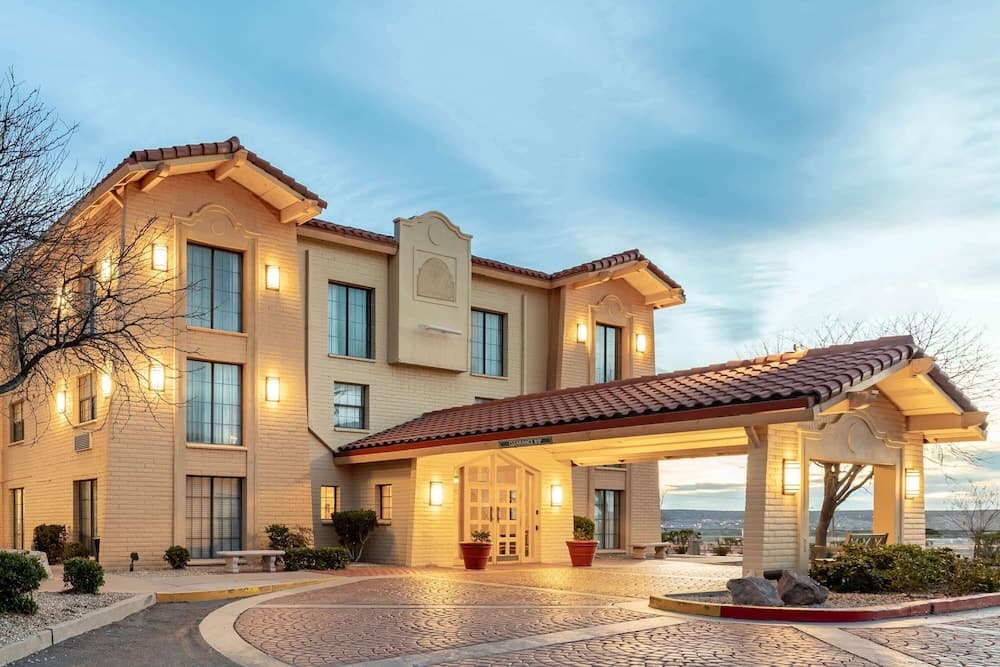 La Quinta Inn by Wyndham El Paso West main