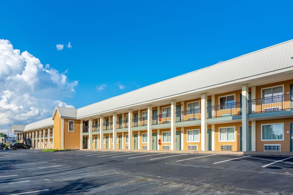 Econo Lodge East Ridge main