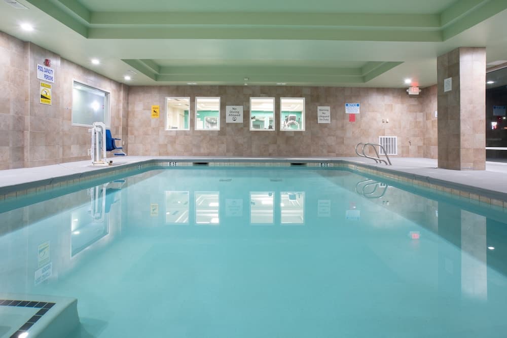 Holiday Inn Express Yreka-Shasta Area main
