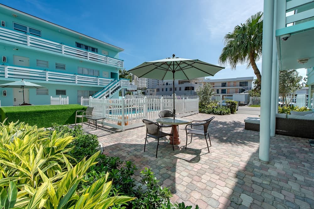 Sea Beach Plaza main