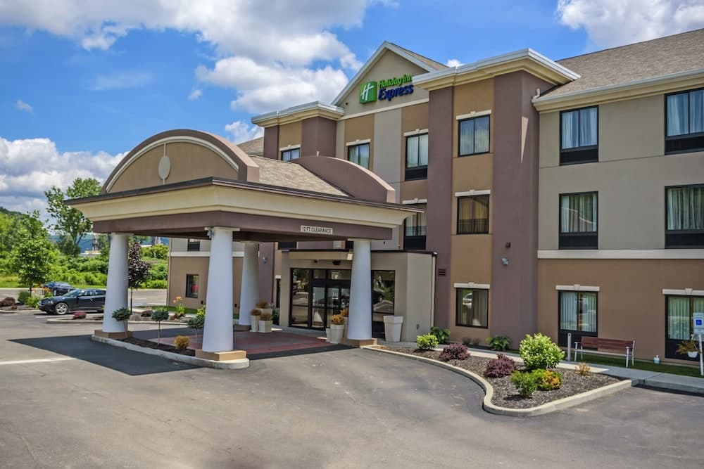 Holiday Inn Express Bradford main