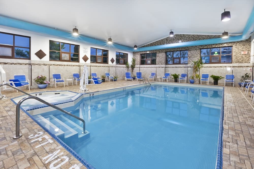 Candlewood Suites Grand Rapids Airport main