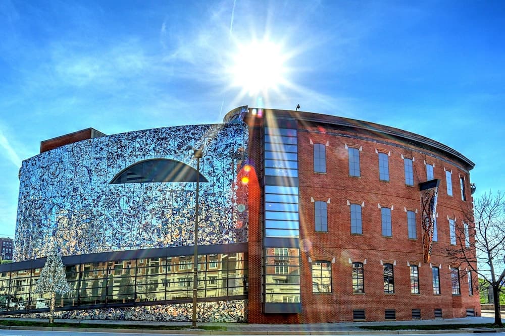 Staybridge Suites Baltimore - Inner Harbor main