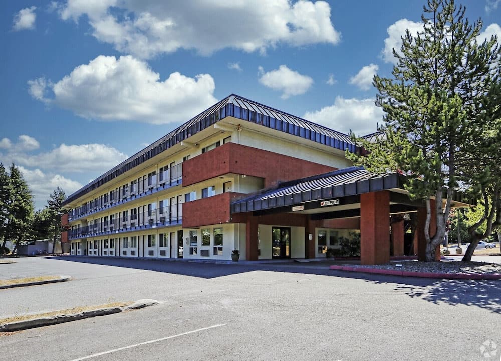 Olympic Inn & Suites main