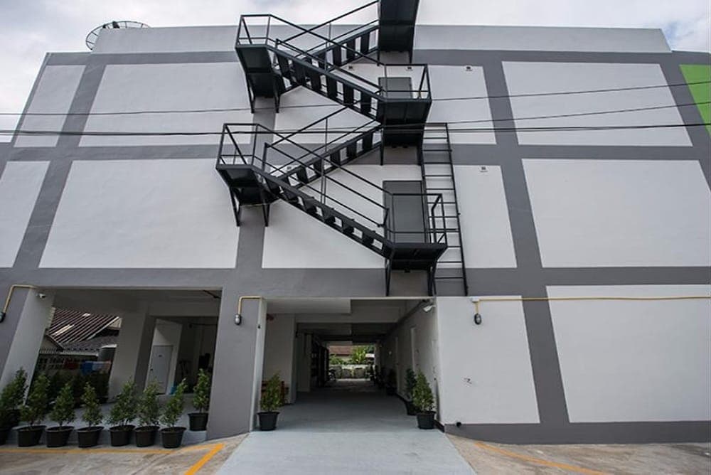 The Season Residence