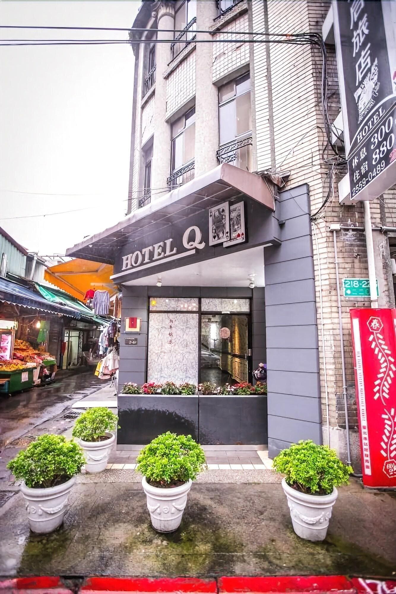 Hotel Queen main