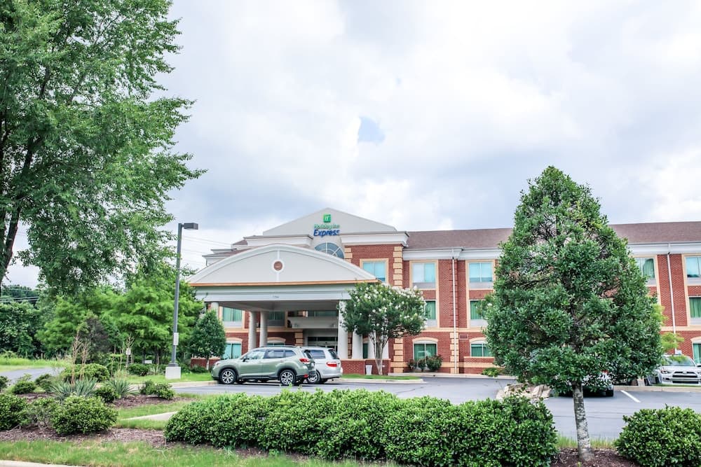 Holiday Inn Express And Suites Memphis Germantown main