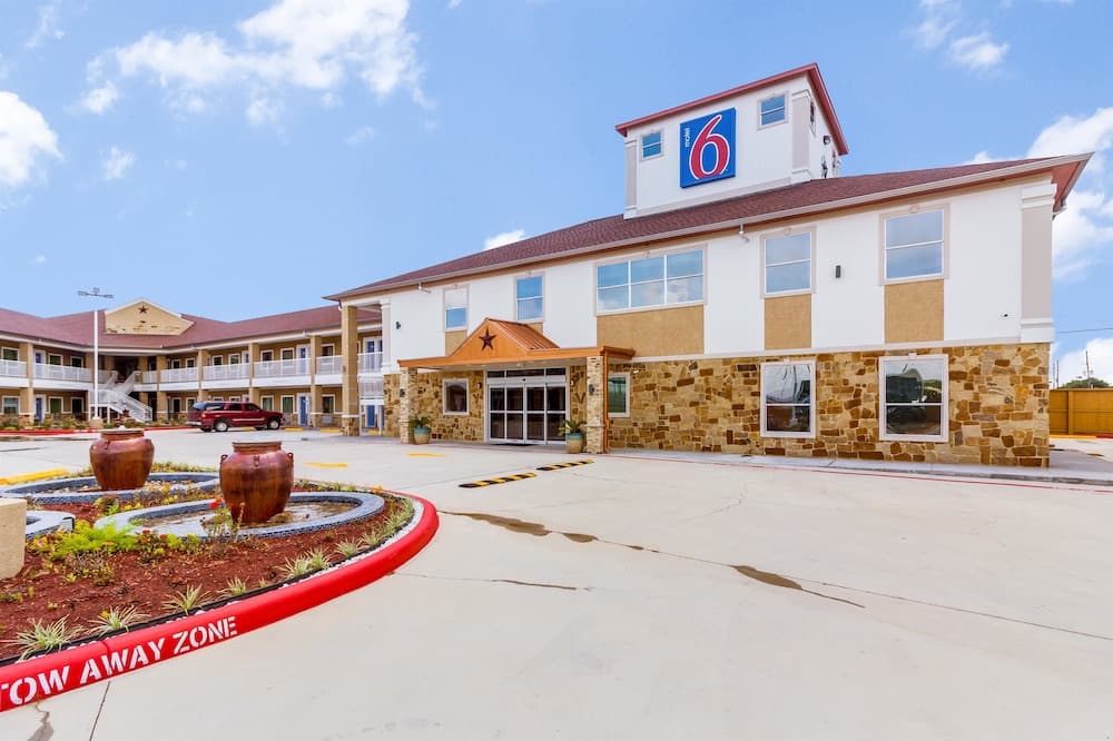 Motel 6 Houston Greater Greenspoint