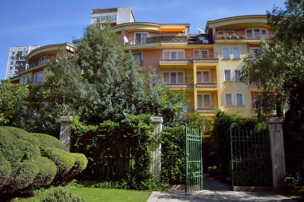 Aparthouse Borovo main