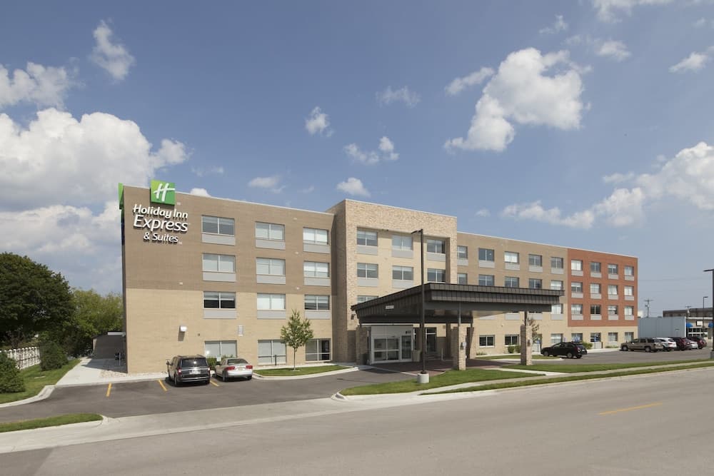 Holiday Inn Express & Suites Alpena - Downtown main