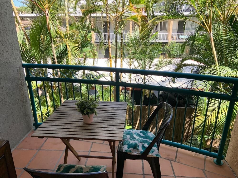 Aruba Surf Resort main