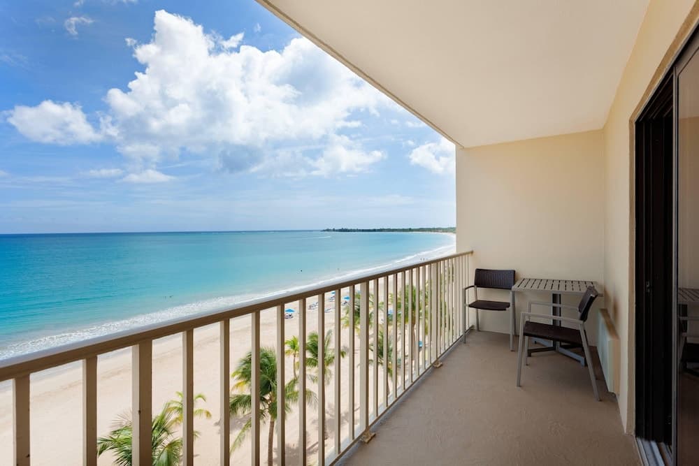 Courtyard Isla Verde Beach Resort main