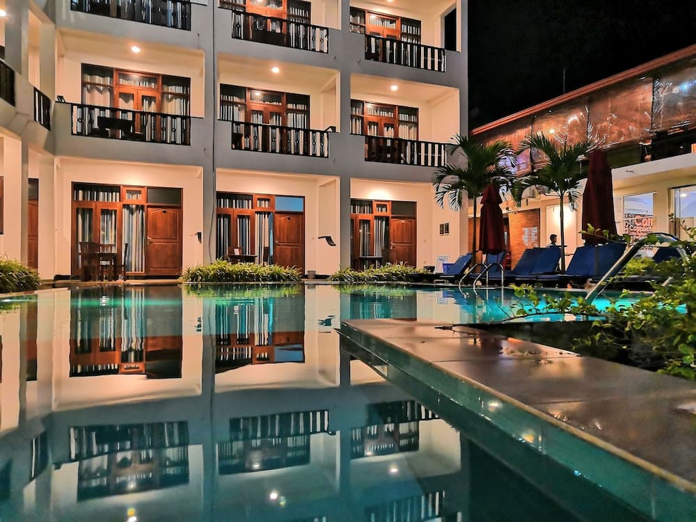Randiya Sea View Hotel main