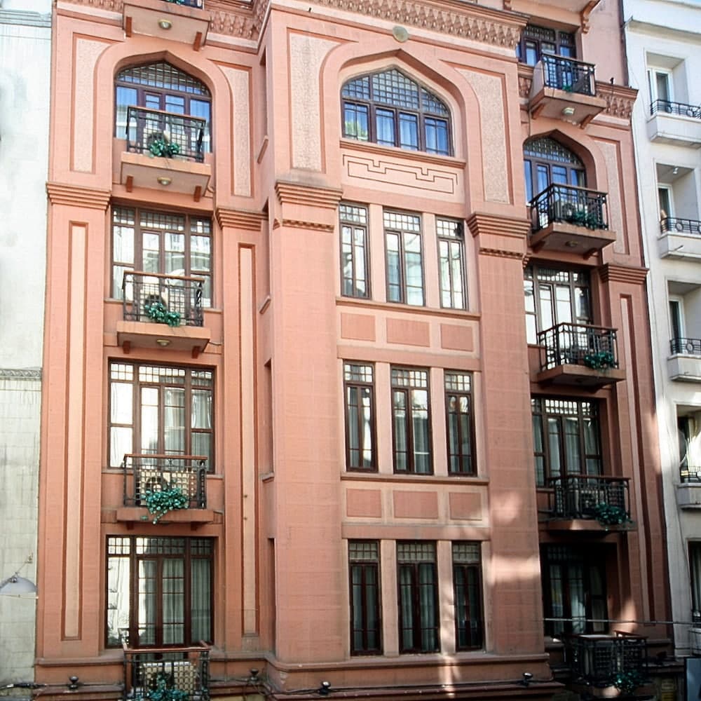 Vardar Palace main