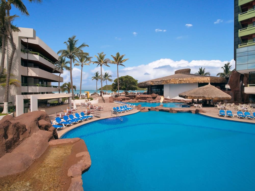 El Cid El Moro Beach Hotel main