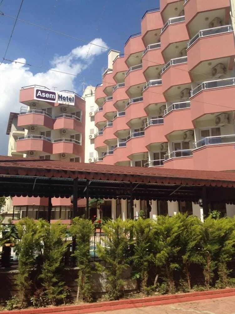 Yaman Life Hotel main