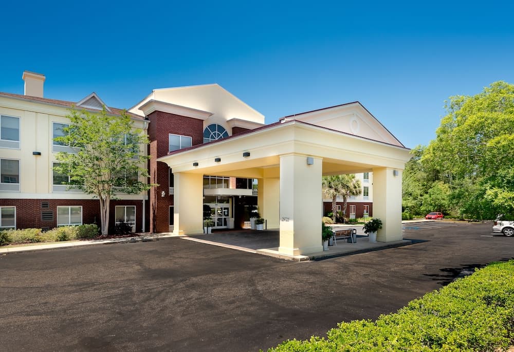 Holiday Inn Express & Suites Daphne-Spanish Fort Area main
