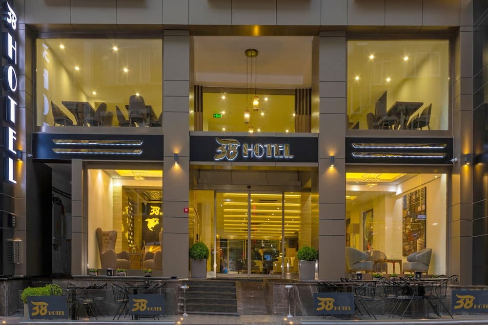 38 Hotel main