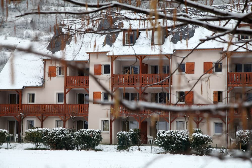 Le Domaine du Val de Roland - Résidence de Tourisme main