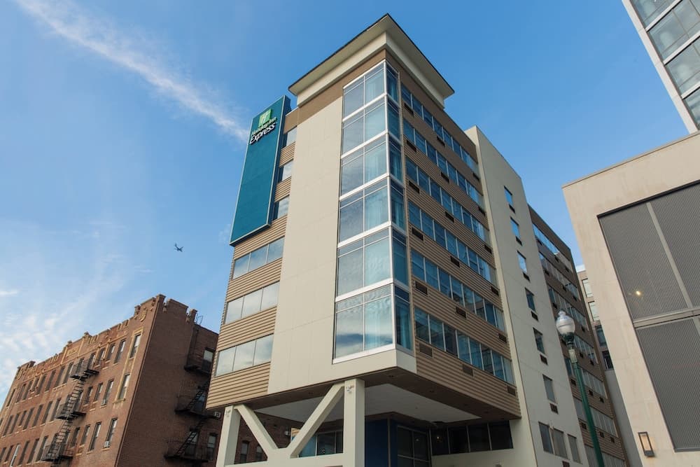 Holiday Inn Express New Rochelle main
