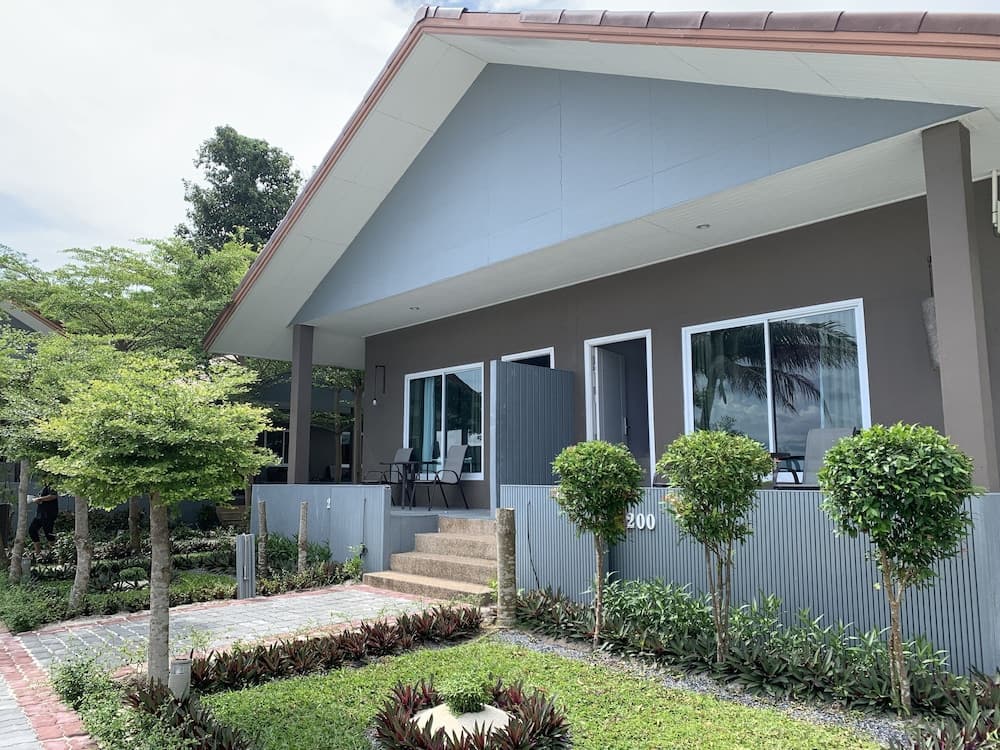 Bella Vista Beach Resort main