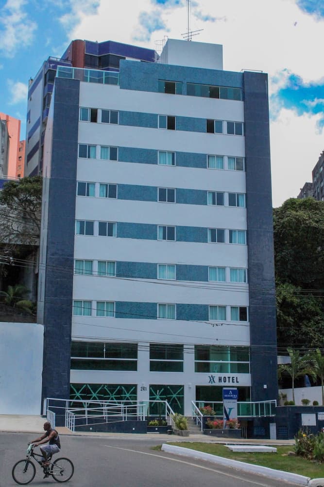 Aquarena Suites main