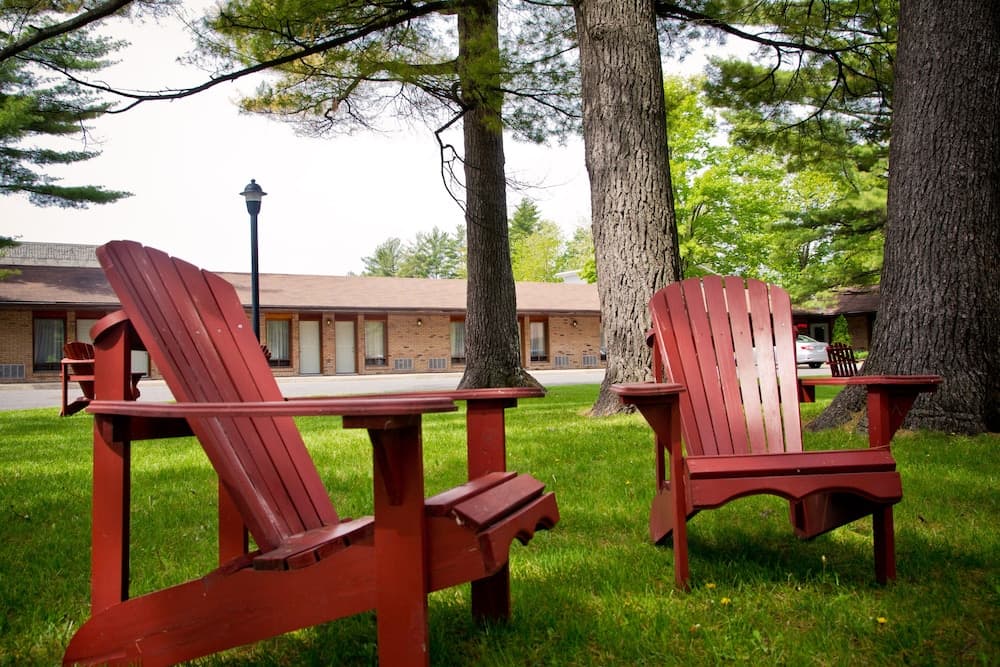 Rideau Heights Inn main