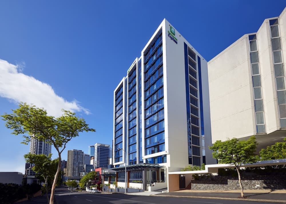 Holiday Inn Express Brisbane Central main