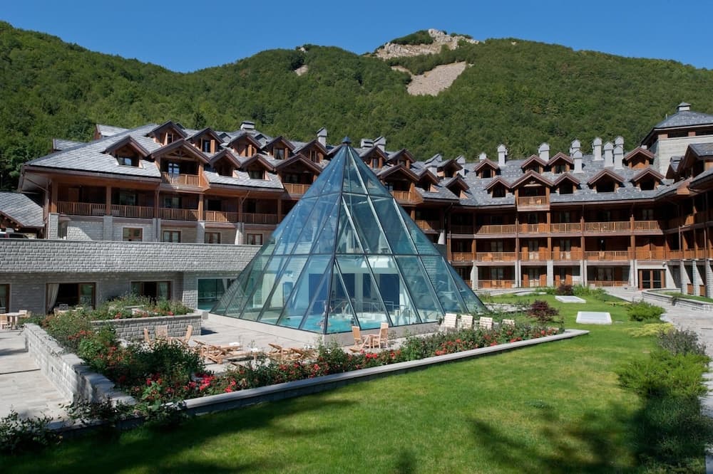 Val di Luce Spa Resort main
