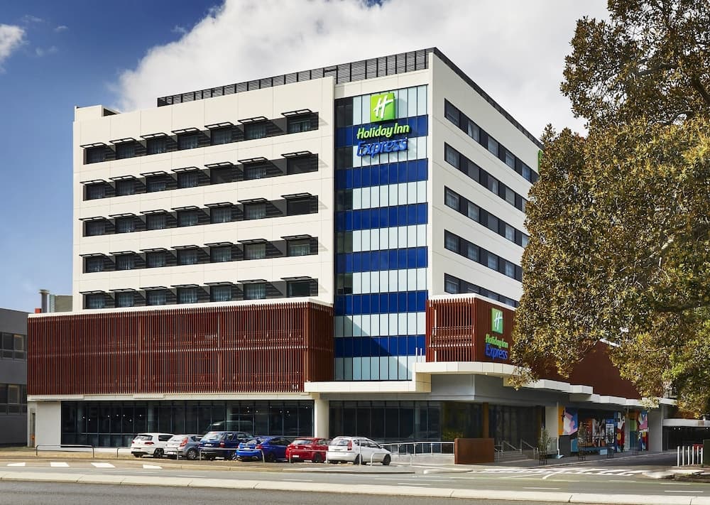 Holiday Inn Express Newcastle main