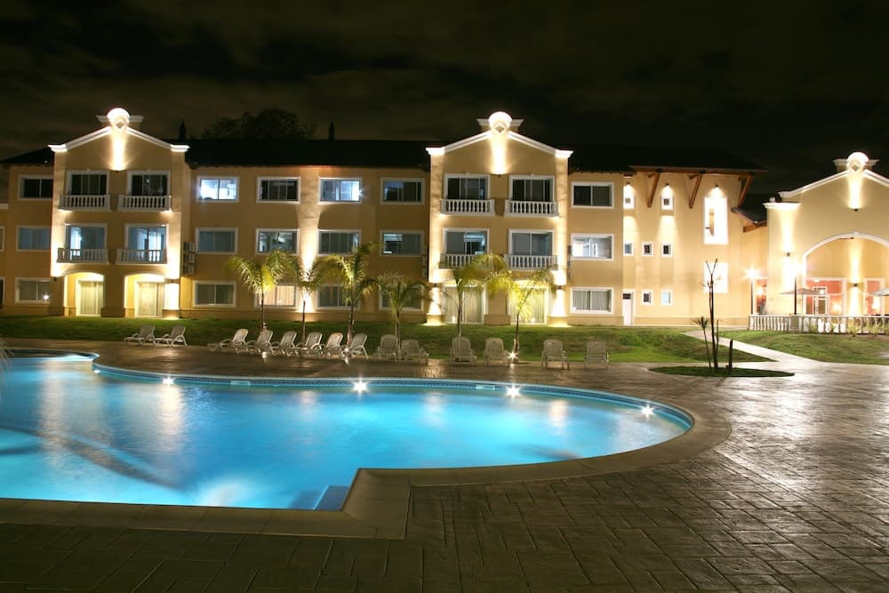 Howard Johnson by Wyndham Resort Pilar
