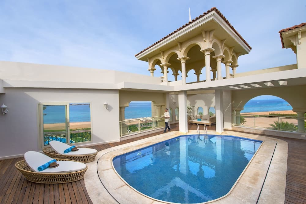 Baron Palace main