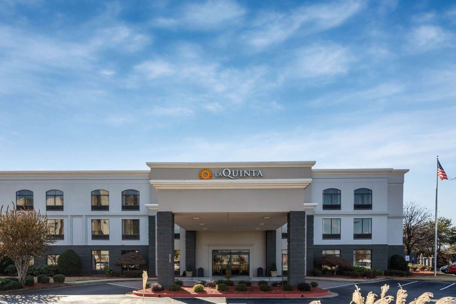 La Quinta Inn & Suites by Wyndham Kennesaw main
