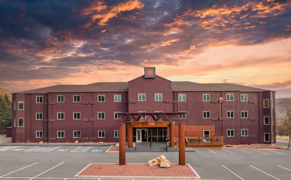 Wolfe's Hotel Moab main
