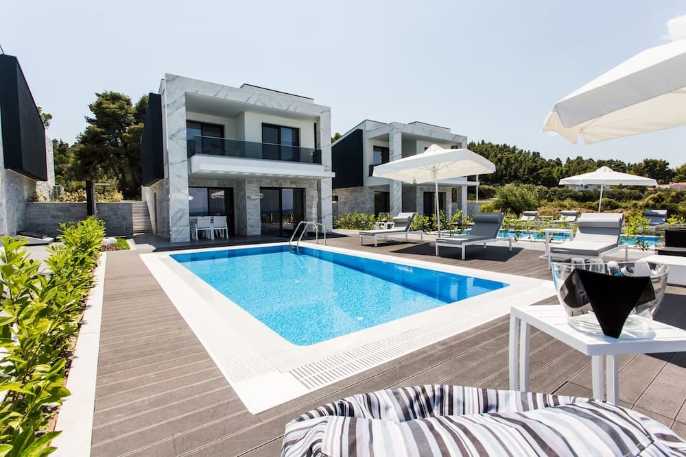 Crystal Villas & Suites main