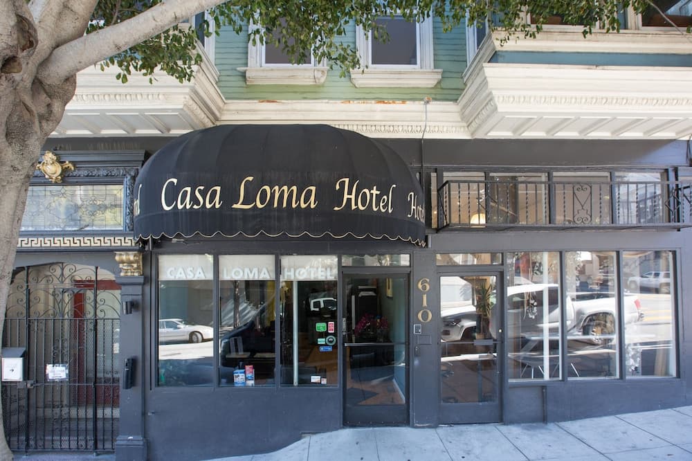 Casa Loma Hotel main