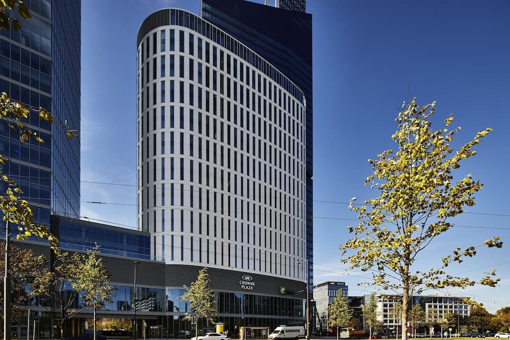Holiday Inn Express Warsaw - The Hub main