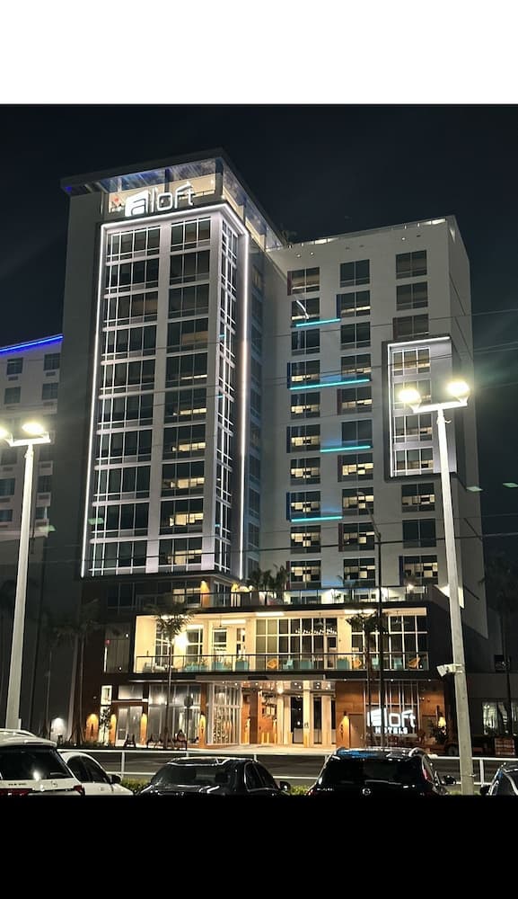 Aloft Fort Lauderdale Airport main