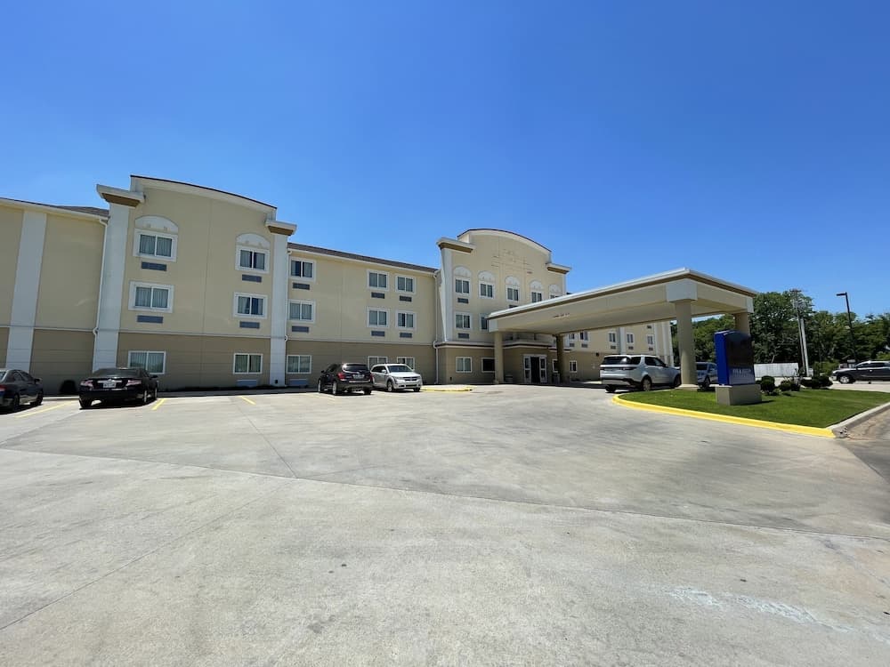 Quality Inn & Suites main