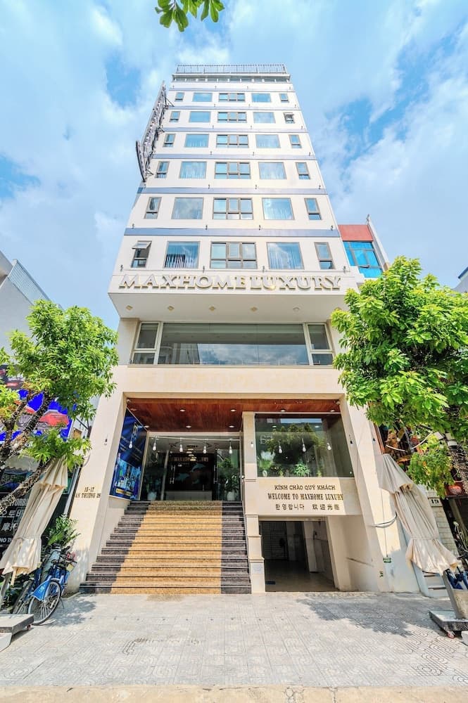 Maxhome Luxury Hotel main